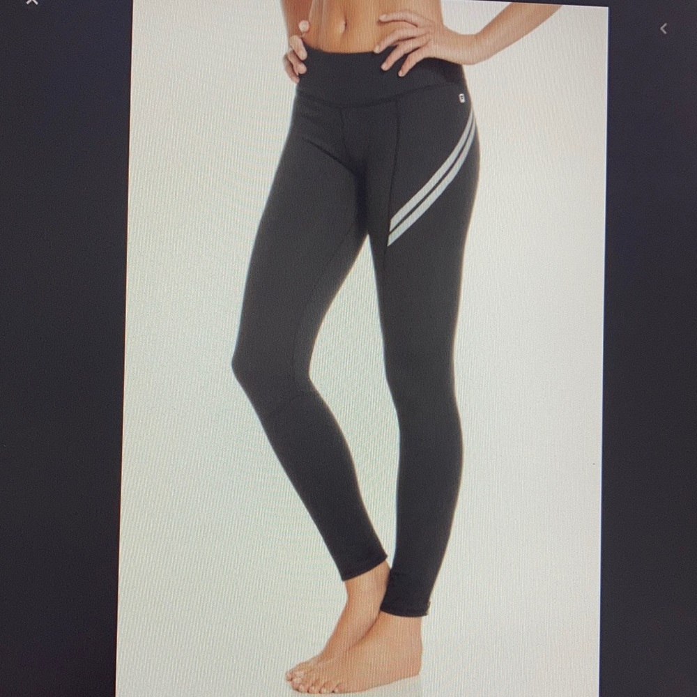 Fabletics Aria Leggings. (M)